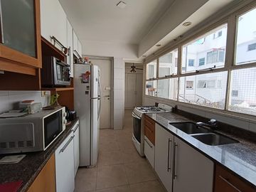 Venta - Departamento 4 ambientes con dependencia y cochera en Alto Palermo