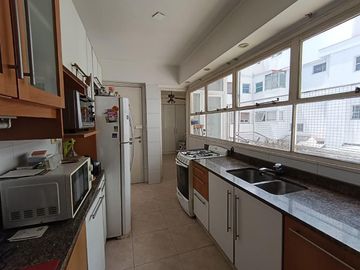Venta - Departamento 4 ambientes con dependencia y cochera en Alto Palermo