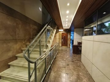 Venta - Departamento 4 ambientes con dependencia y cochera en Alto Palermo