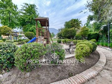 Venta de hermosa casa en Condominio Casagrande, Peñalolén