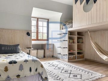 MARAVILLOSA CASA REMODELADA EN LOMAS DE LA DEHESA