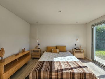 VENTA Casa 3 Dormitorios con Pileta y Cochera en Miraflores, Funes Hills