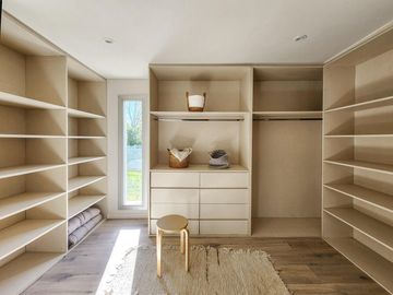 VENTA Casa 3 Dormitorios con Pileta y Cochera en Miraflores, Funes Hills