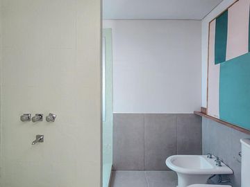 VENTA Casa 3 Dormitorios con Pileta y Cochera en Miraflores, Funes Hills