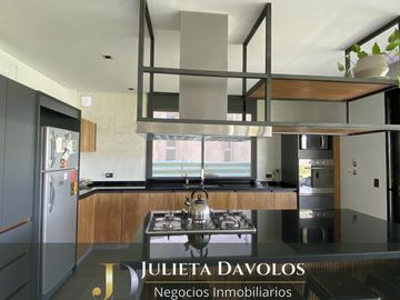 Casa en  Venta 5 Ambientes Puertos del Lago Barrio Acacias Escobar-Maschwitz