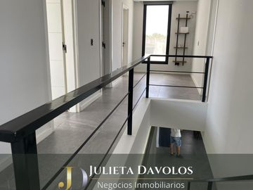 Casa en  Venta 5 Ambientes Puertos del Lago Barrio Acacias Escobar-Maschwitz