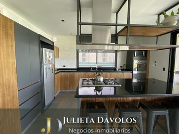 Casa en  Venta 5 Ambientes Puertos del Lago Barrio Acacias Escobar-Maschwitz