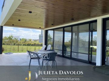 Casa en  Venta 5 Ambientes Puertos del Lago Barrio Acacias Escobar-Maschwitz