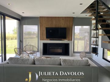 Casa en  Venta 5 Ambientes Puertos del Lago Barrio Acacias Escobar-Maschwitz