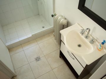 Casa de 7 ambientes con cochera y playroom en venta en Vicente Lopez