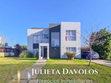 Casa al agua en Venta 5 Ambientes Villa Nueva Barrio San Marco -Tigre