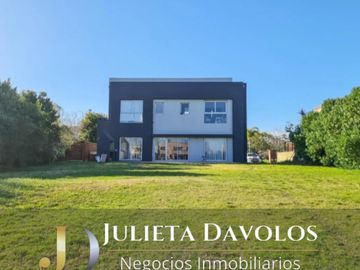 Casa al agua en Venta 5 Ambientes Villa Nueva Barrio San Marco -Tigre