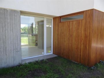 Lagoon Pilar - Sólida Casa! Estilo Racionalista  de 4 amb con gran parque !!