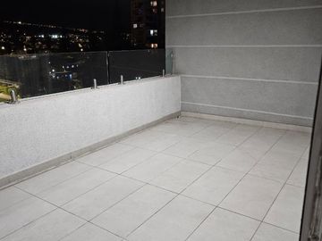 Venta Hermoso Departamento Usado en Condominio Activa, La Florida