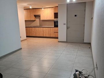 Venta Hermoso Departamento Usado en Condominio Activa, La Florida