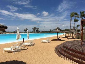 Lagoon Pilar - Sólida Casa! Estilo Racionalista de 4 amb con gran parque !!