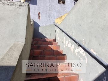 Venta de casa multifamiliar en Gregorio de Laferrere