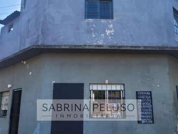 Venta de casa multifamiliar en Gregorio de Laferrere