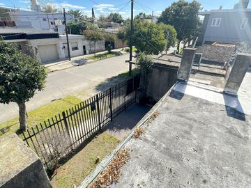 Venta Casa 3 ambientes José León Suarez Parrilla Patio Terraza  Cuarto Servicio