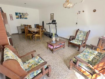 Venta Casa 3 ambientes José León Suarez Parrilla Patio Terraza  Cuarto Servicio