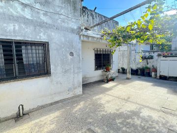 Venta Casa 3 ambientes José León Suarez Parrilla Patio Terraza  Cuarto Servicio