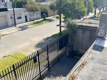 Venta Casa 3 ambientes José León Suarez Parrilla Patio Terraza  Cuarto Servicio