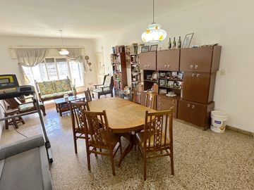 Venta Casa 3 ambientes José León Suarez Parrilla Patio Terraza  Cuarto Servicio