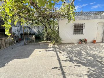 Venta Casa 3 ambientes José León Suarez Parrilla Patio Terraza  Cuarto Servicio