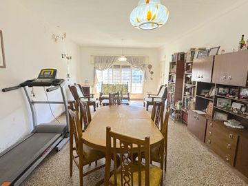 Venta Casa 3 ambientes José León Suarez Parrilla Patio Terraza  Cuarto Servicio