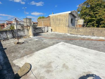 Venta Casa 3 ambientes José León Suarez Parrilla Patio Terraza  Cuarto Servicio