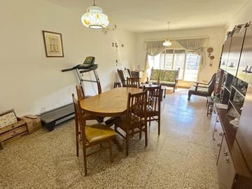 Venta Casa 3 ambientes José León Suarez Parrilla Patio Terraza  Cuarto Servicio