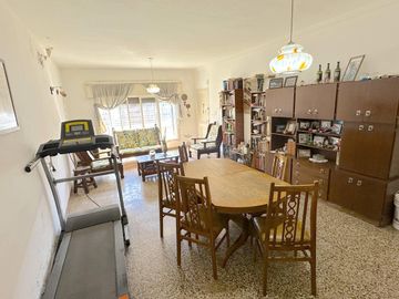 Venta Casa 3 ambientes José León Suarez Parrilla Patio Terraza  Cuarto Servicio