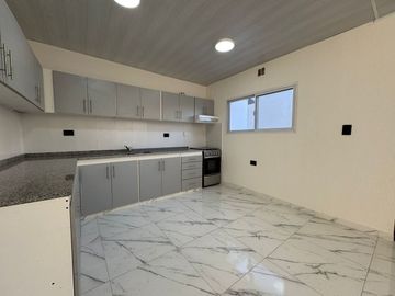 VTA 5 AMB / COCHERA / PATIO / QUINCHO / QUILMES O.