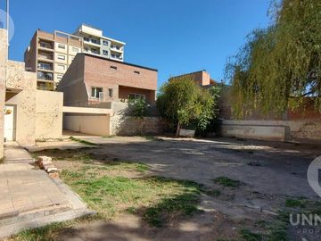 Casa en  Alquiler en centro de Cipolletti ideal para proyectos comerciales consultorios médicos oficinas comerciales