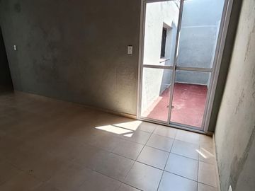 Casa    Deparetamento - Mismo terreno - Peru al 900 - Guemes