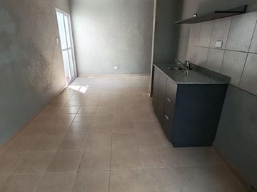 Casa    Deparetamento - Mismo terreno - Peru al 900 - Guemes