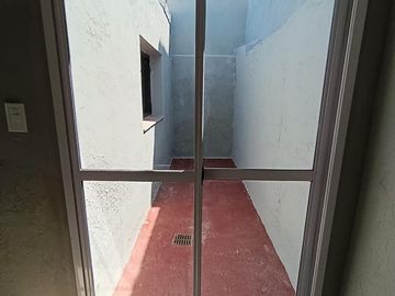 Casa    Deparetamento - Mismo terreno - Peru al 900 - Guemes