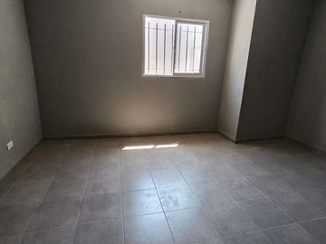 Casa    Deparetamento - Mismo terreno - Peru al 900 - Guemes