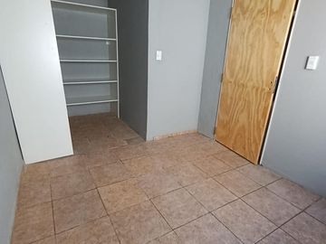 Casa    Deparetamento - Mismo terreno - Peru al 900 - Guemes