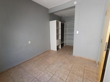 Casa    Deparetamento - Mismo terreno - Peru al 900 - Guemes