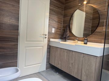 Casa en Venta - 4 AMB en Vistas, Puertos del Lago