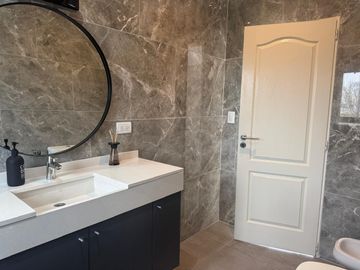 Casa en Venta - 4 AMB en Vistas, Puertos del Lago