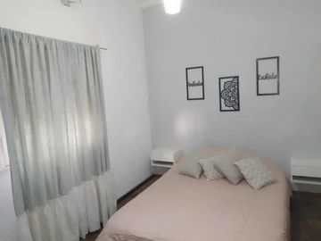 Casa en venta - 3 Dormitorios 1 Baño - Longchamps