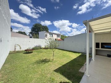 Casa de 3 ambientes remodelada en Castelar