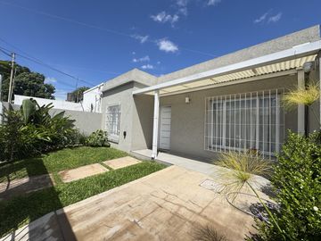 Casa de 3 ambientes remodelada en Castelar