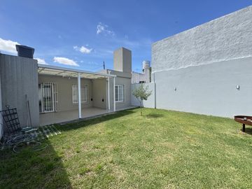 Casa de 3 ambientes remodelada en Castelar