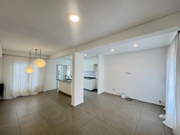 Casa de 3 ambientes remodelada en Castelar