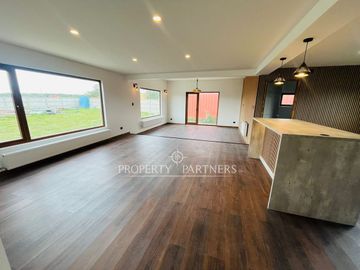Residencia moderna, recién construida en el Km.10 norte, Punta Arenas