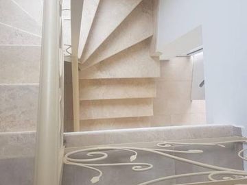 GRAN CASA A ESTRENAR EN BARRIO PRIVADO WESTON/MORENO