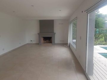 GRAN CASA A ESTRENAR EN BARRIO PRIVADO WESTON/MORENO